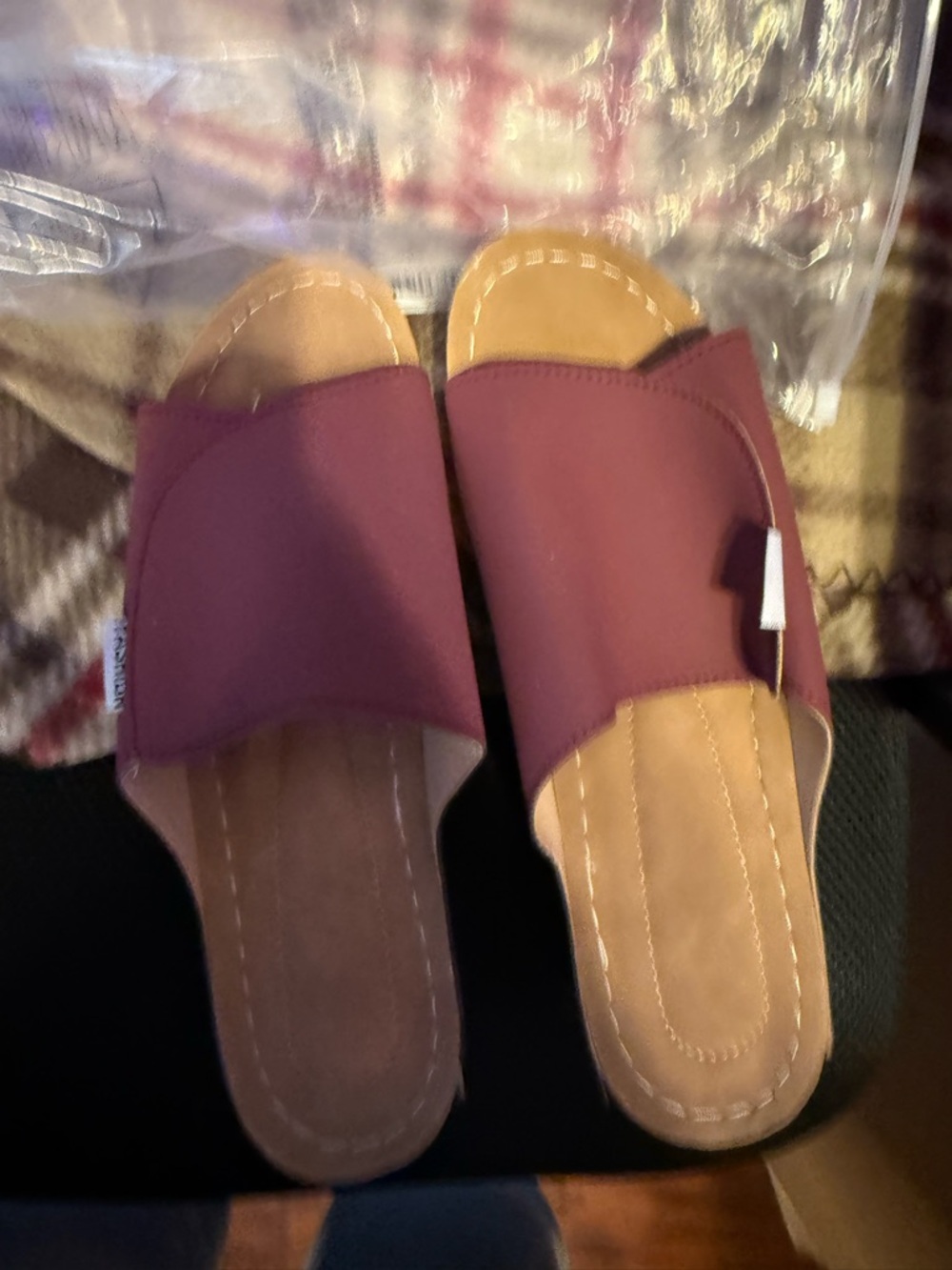 Women’s Slip-On Slide Sandals in Burgundy